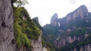 Мистическая гора тяньмэнь - необъяснимые чудеса и легендарная стеклянная тропа